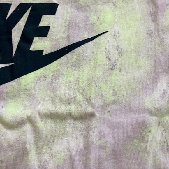 Nike Pastel Tee and Black Shorts Set - Picture 3 of 6